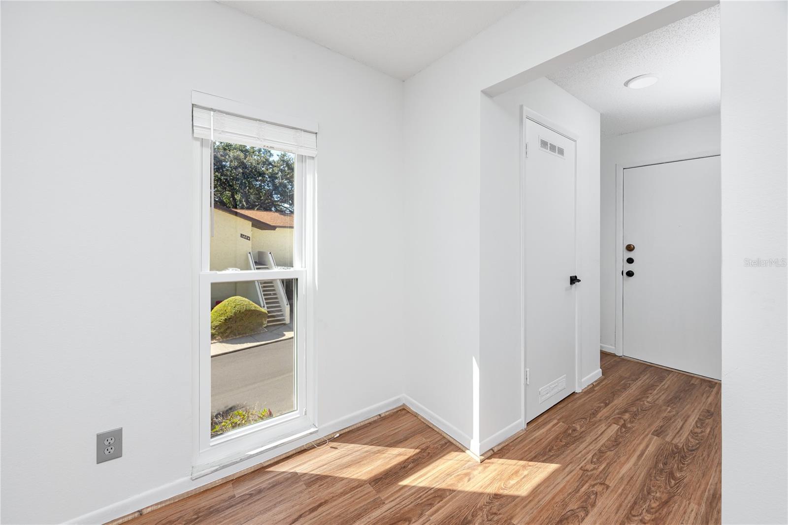 Image 6 of 34 For 501 Bay Drive 204