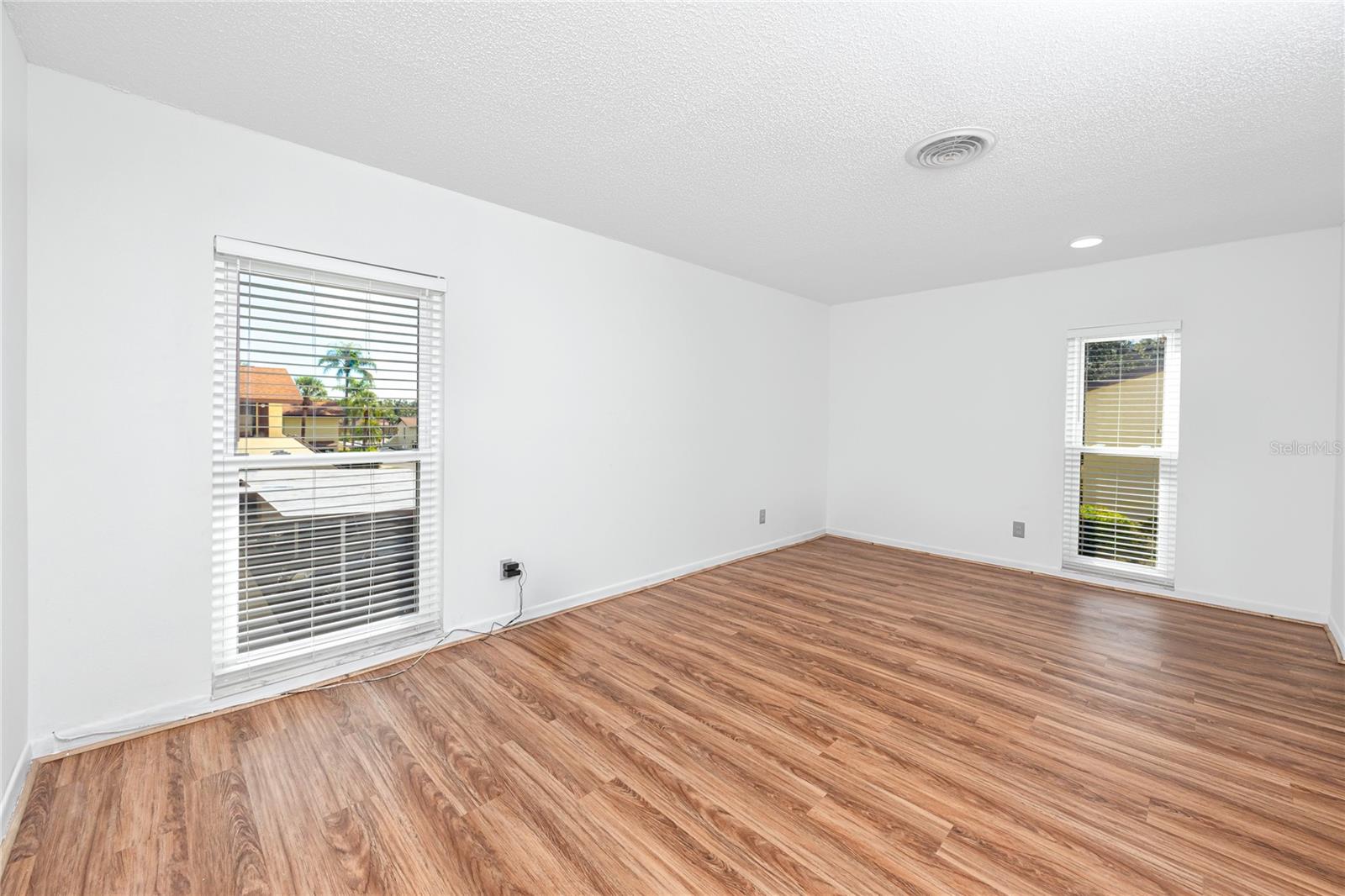 Image 8 of 34 For 501 Bay Drive 204