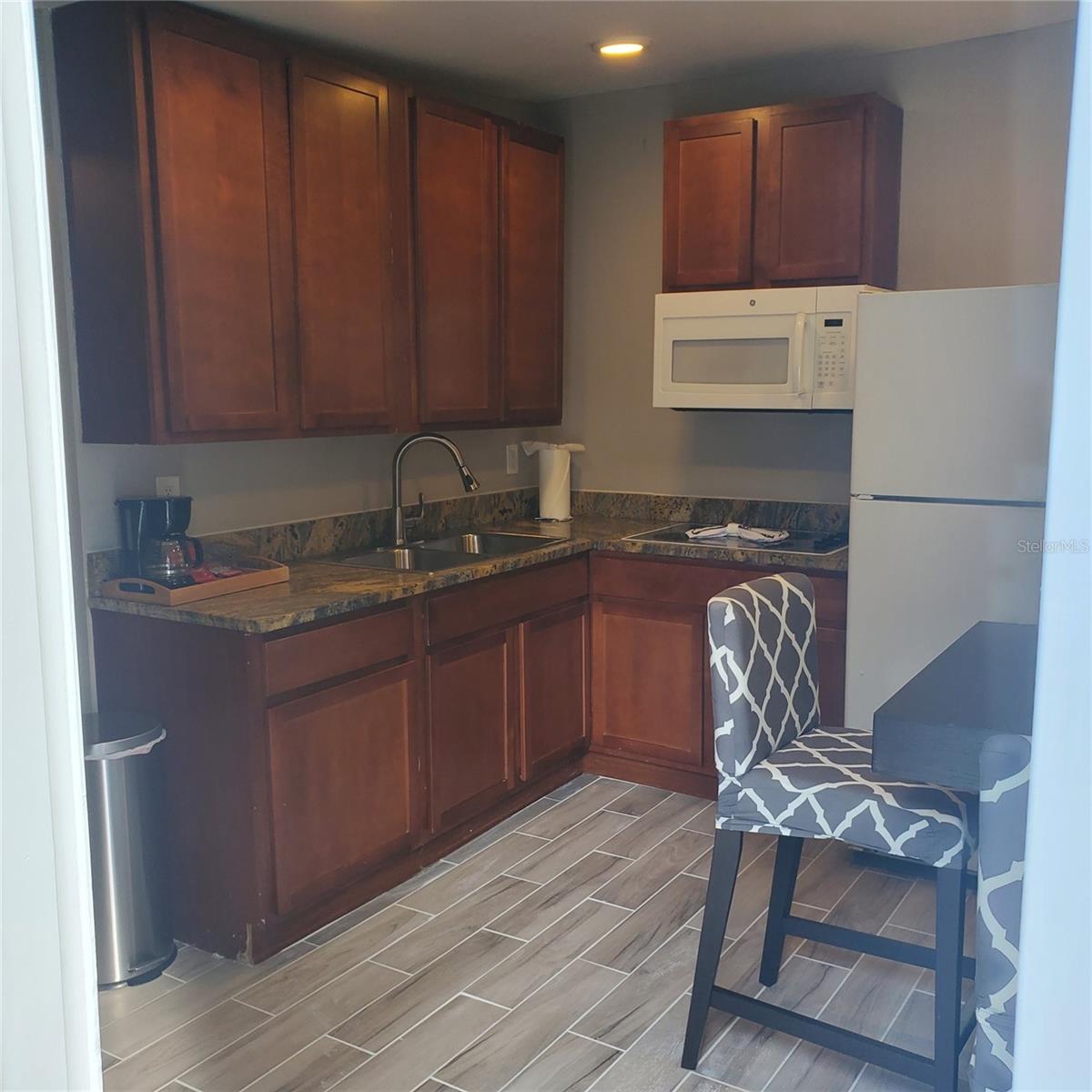 Image 13 of 20 For 1105 Teakwood Avenue