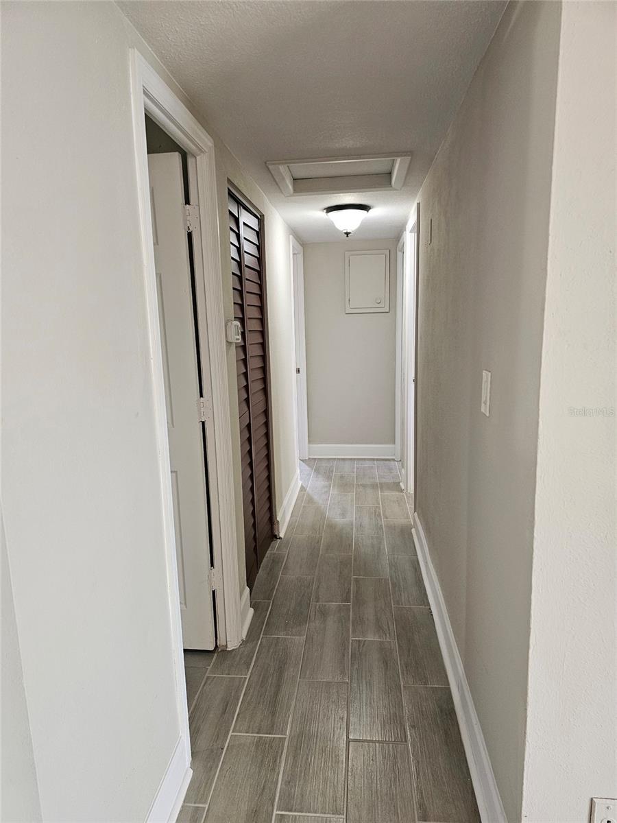 Image 5 of 20 For 1105 Teakwood Avenue
