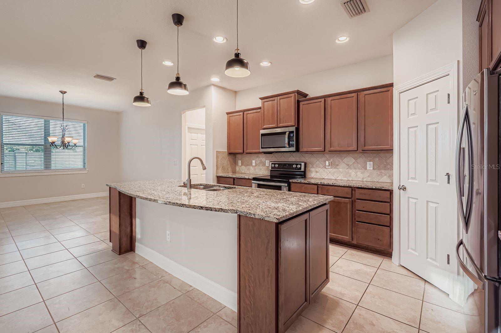 Image 9 of 28 For 16355 Treasure Point Drive