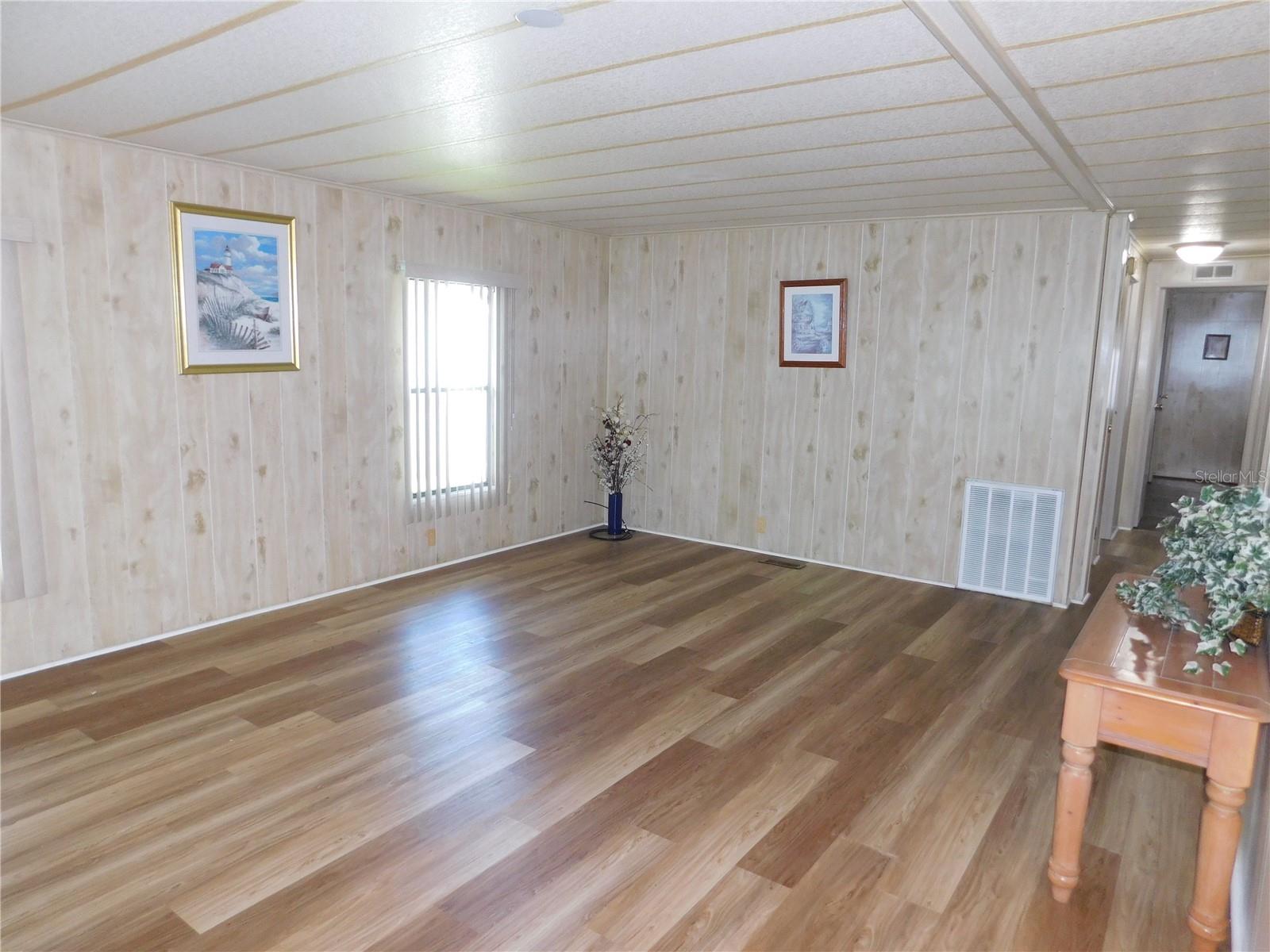 Image 8 of 25 For 38723 Vulcan Circle