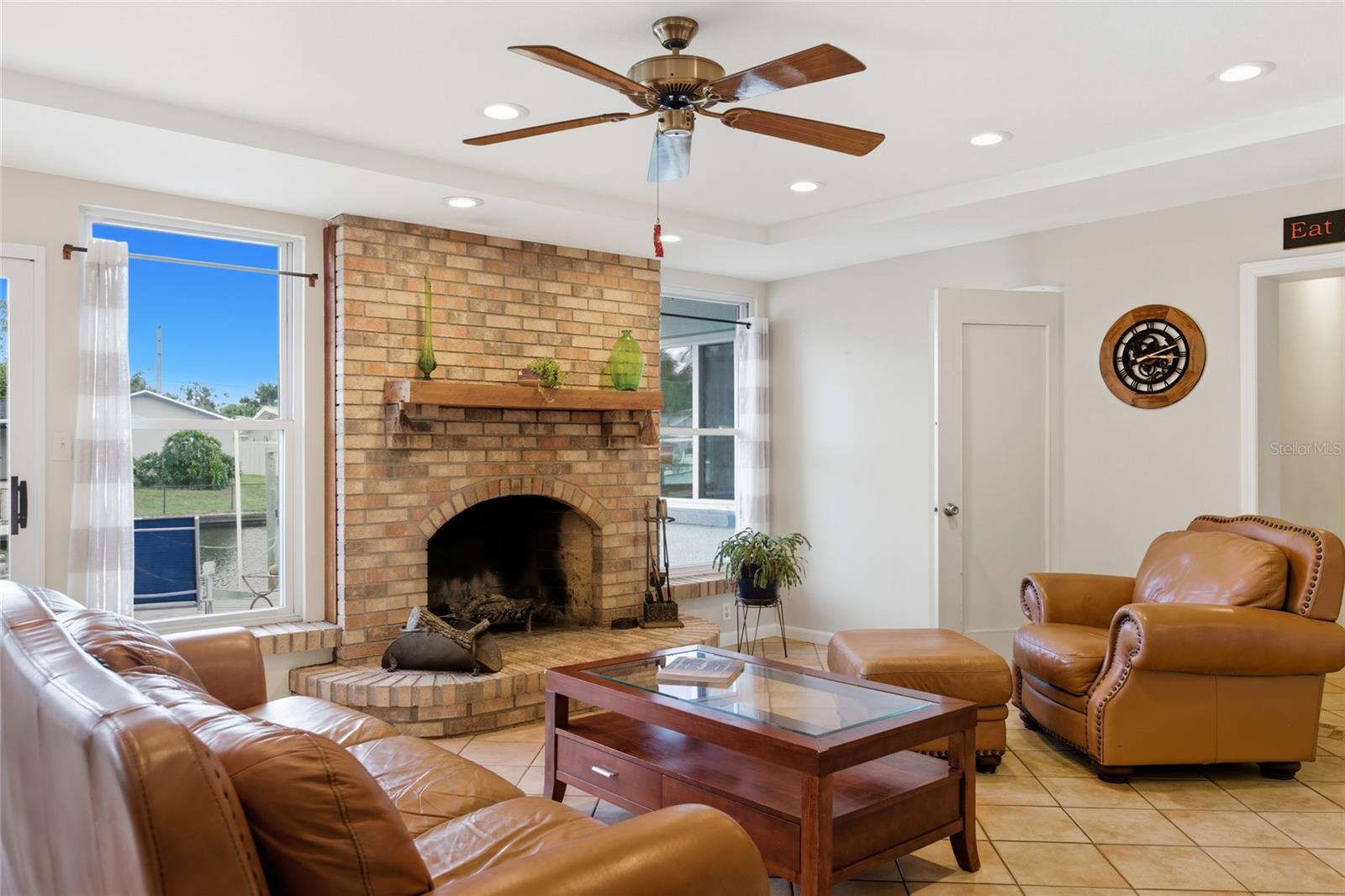 Image 11 of 79 For 4261 14th Street Ne