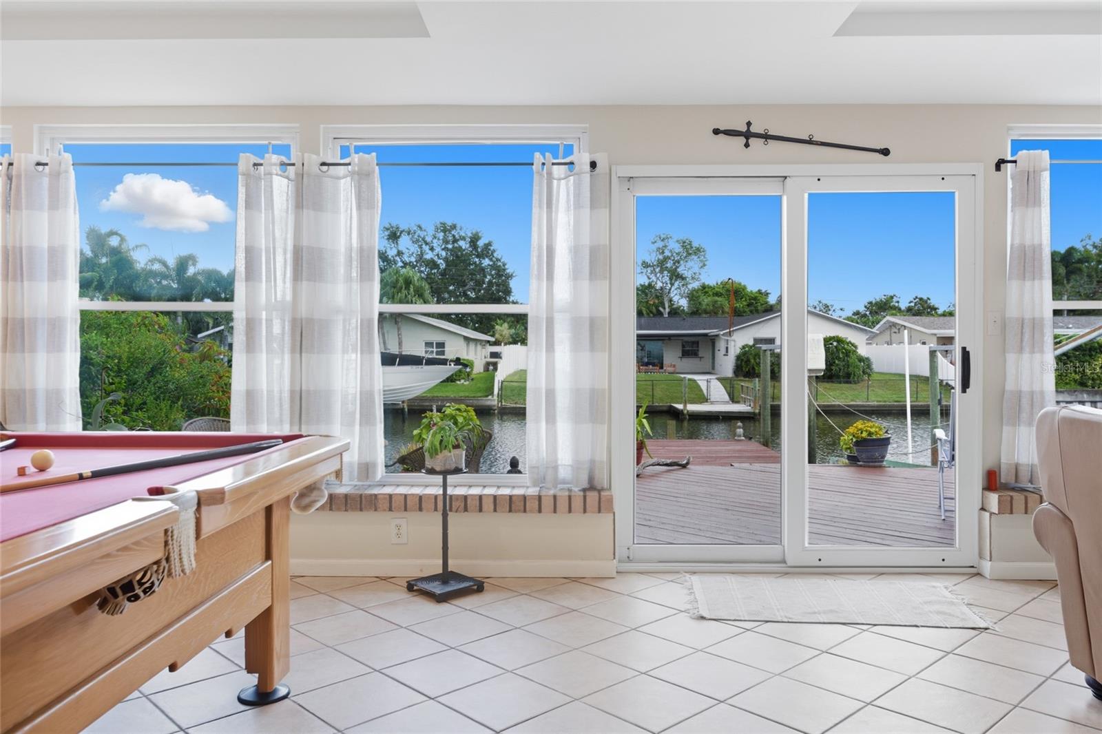 Image 12 of 79 For 4261 14th Street Ne