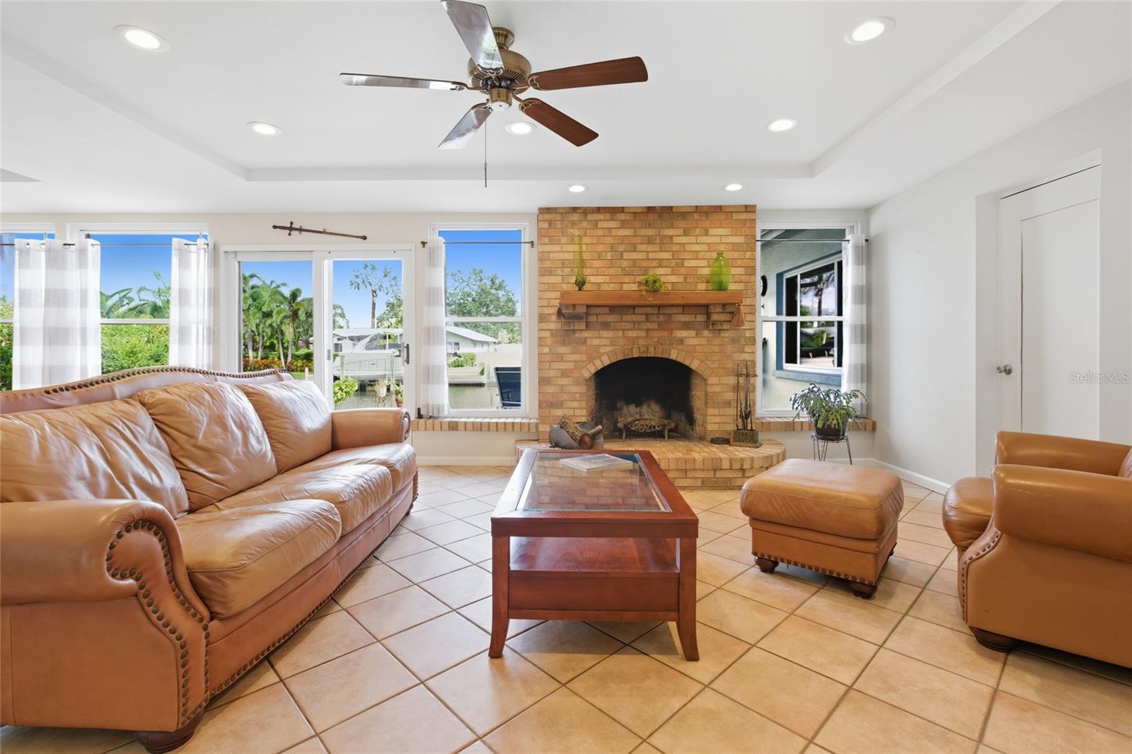 Image 15 of 79 For 4261 14th Street Ne