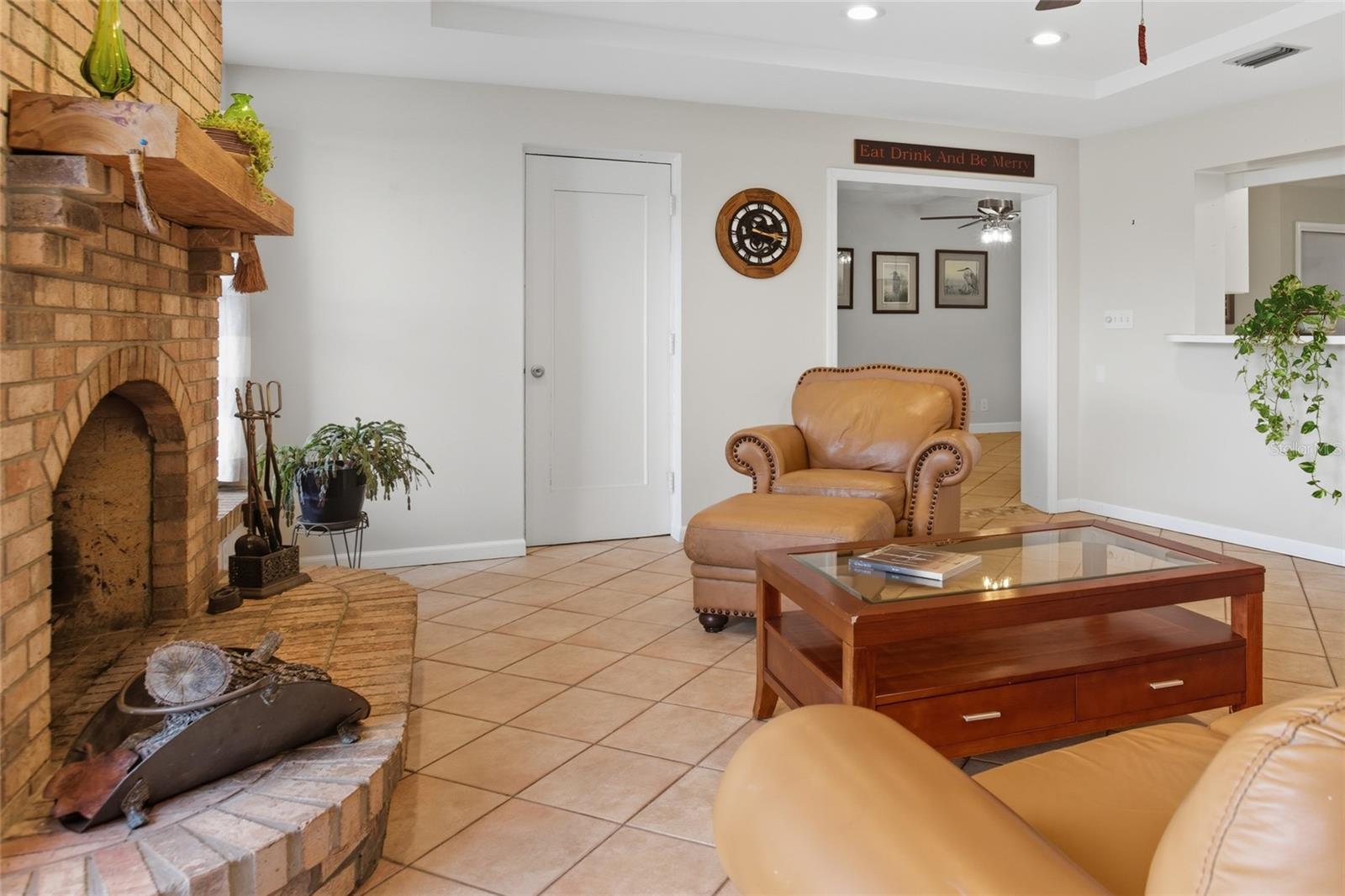 Image 17 of 79 For 4261 14th Street Ne