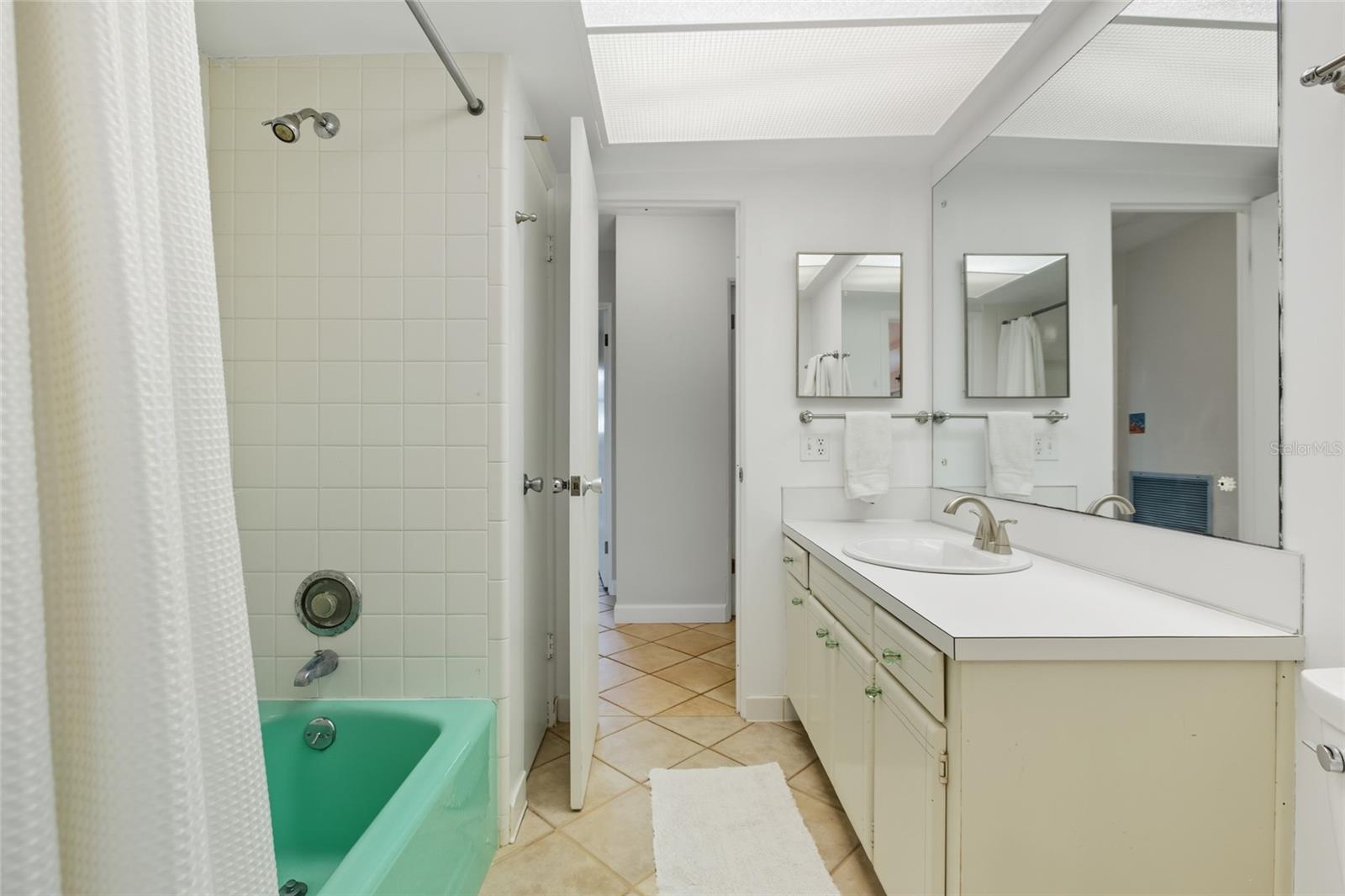 Image 44 of 79 For 4261 14th Street Ne