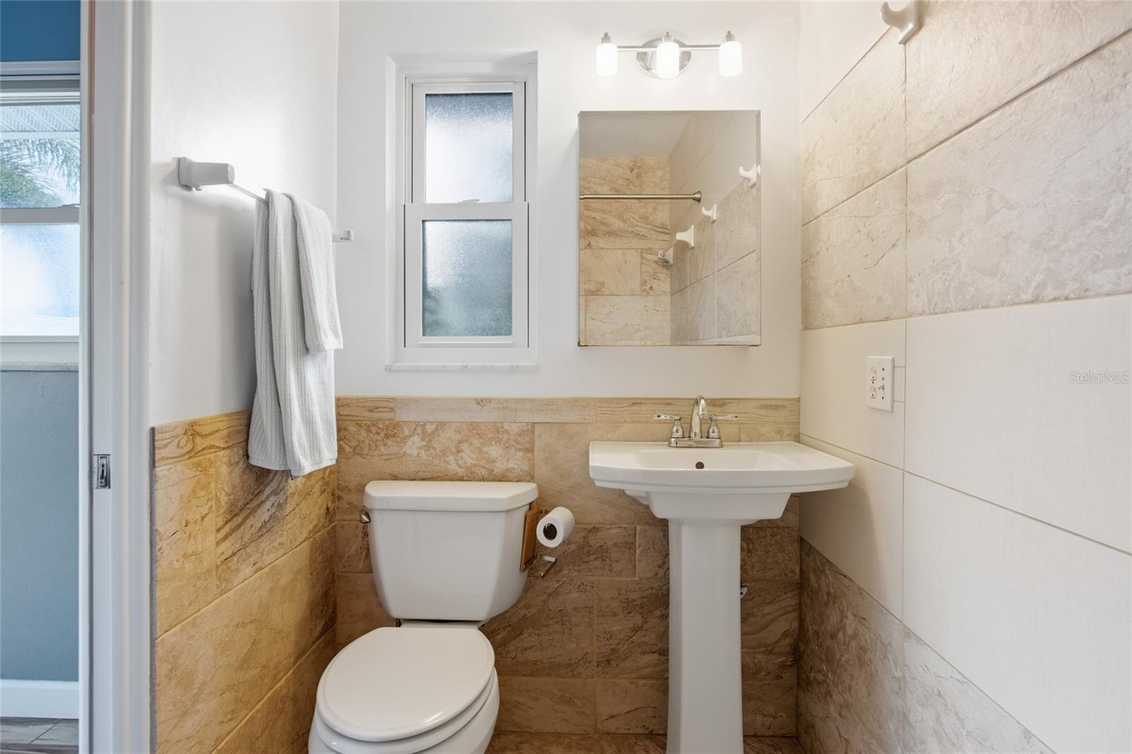Image 55 of 79 For 4261 14th Street Ne