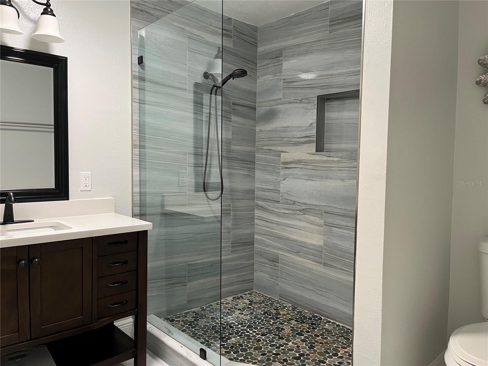 Image 18 of 28 For 430 Larboard Way 6