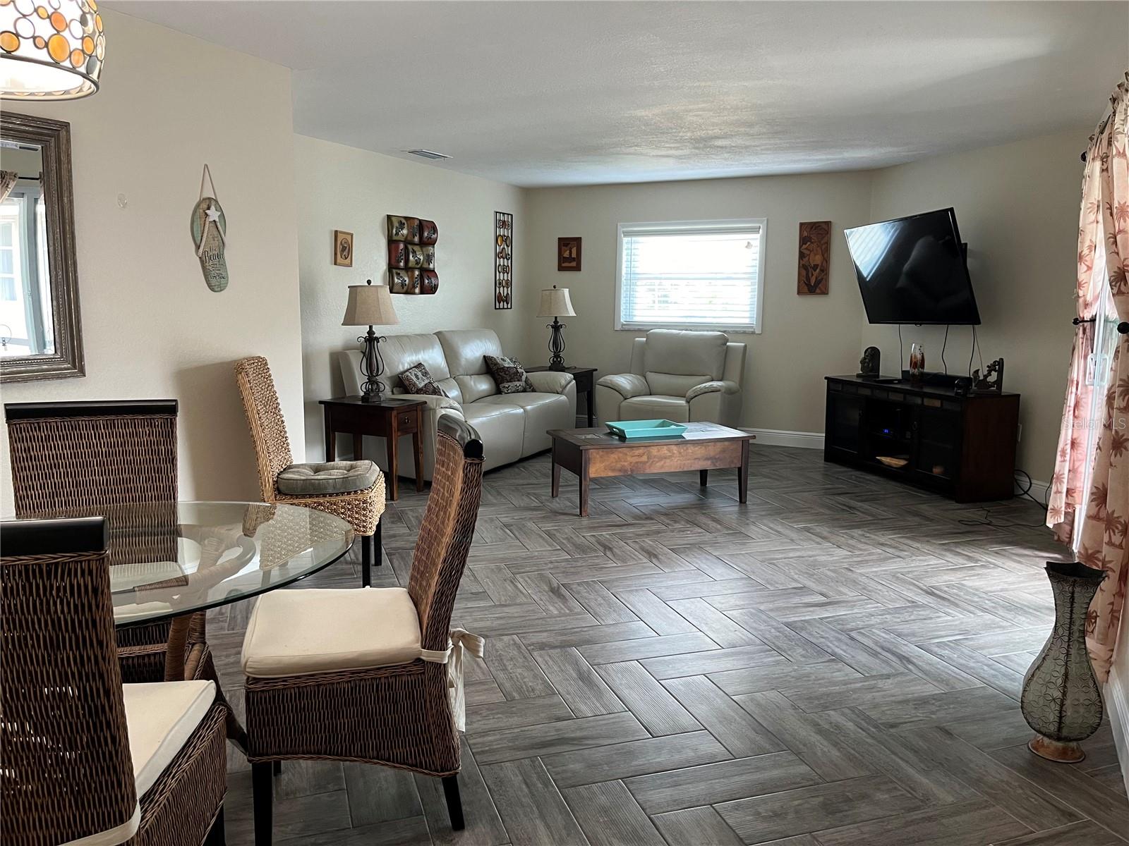 Image 6 of 28 For 430 Larboard Way 6