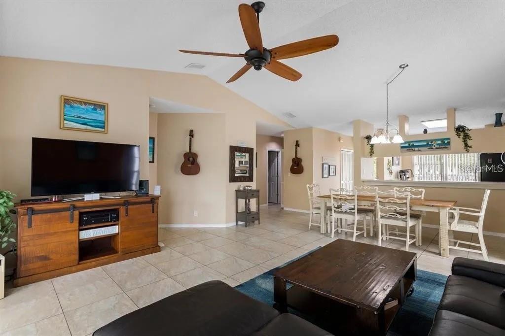 Image 4 of 23 For 11411 Harbor Way 1621