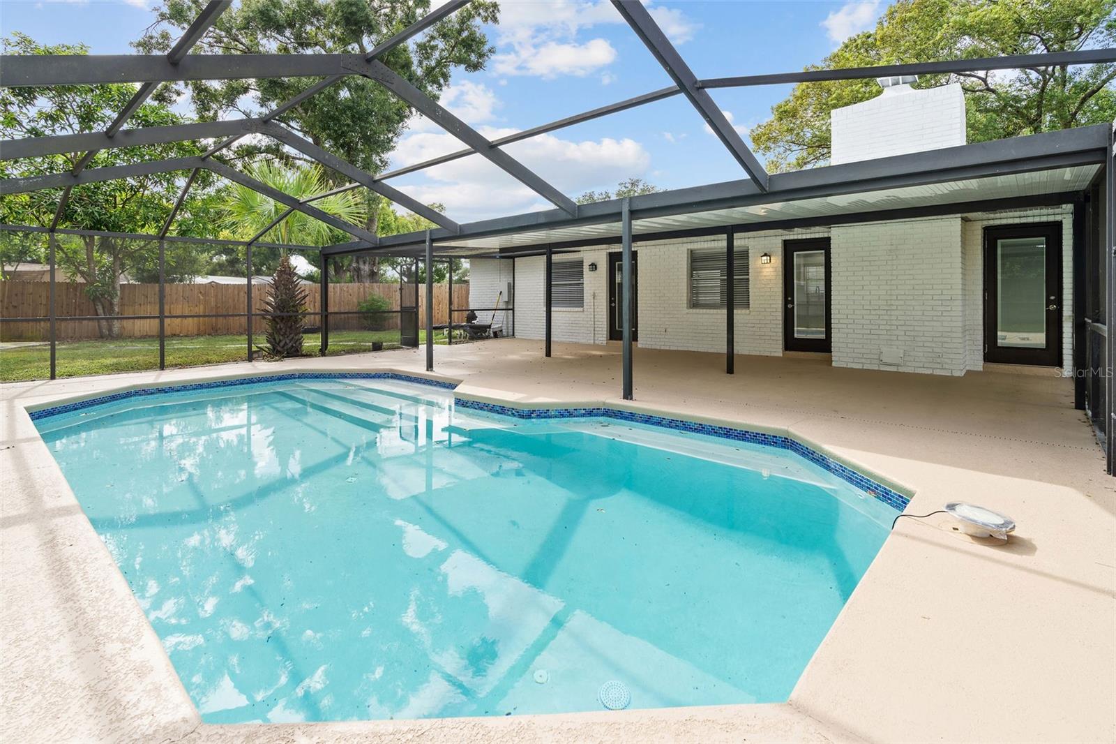 Listing photo id 23 for 5207 Burr Place
