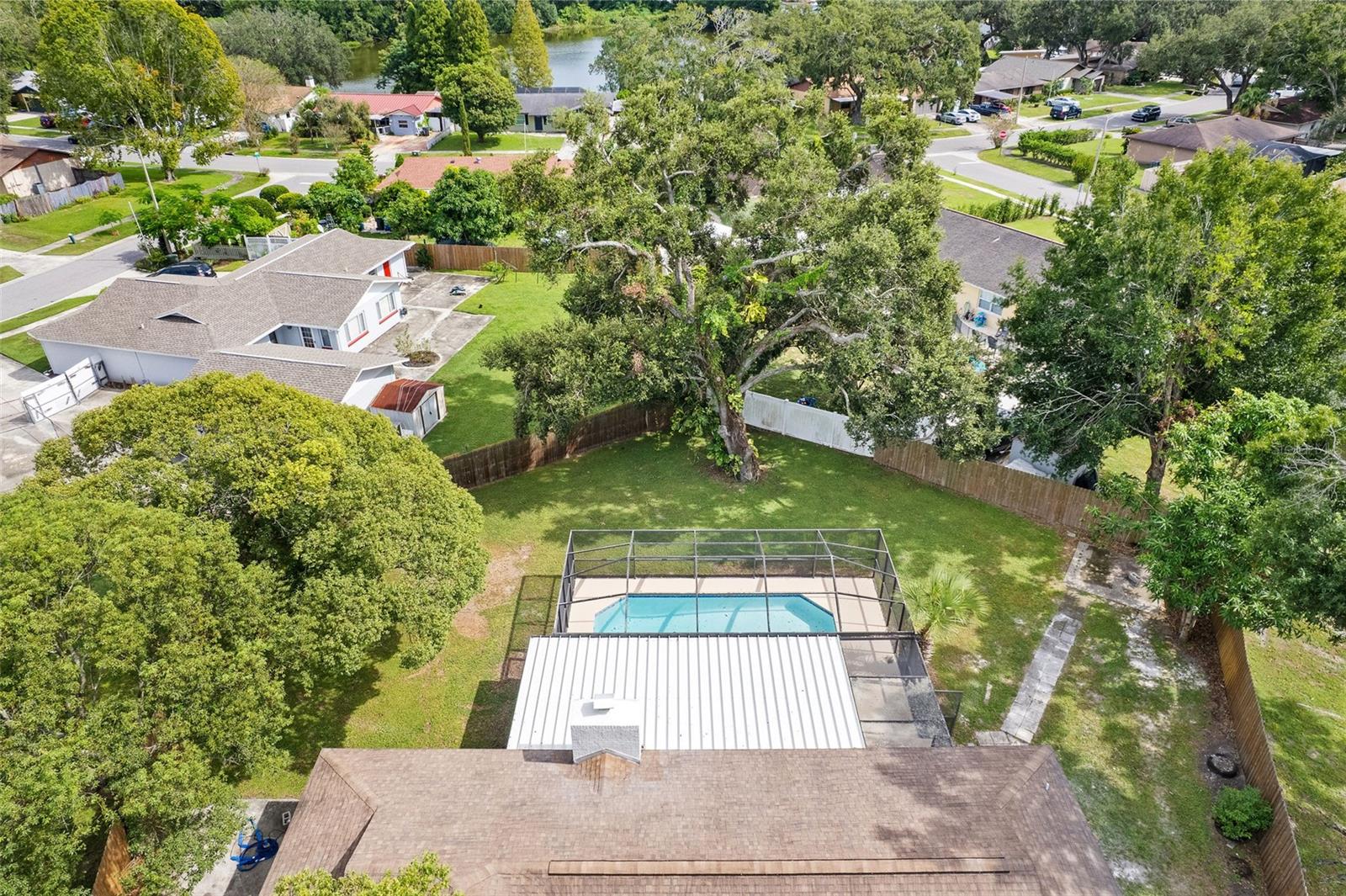 Listing photo id 28 for 5207 Burr Place