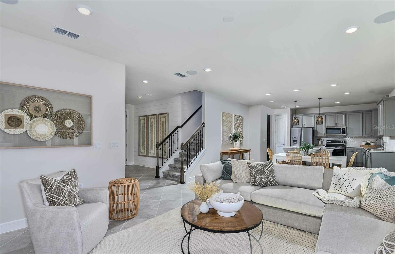 Image 2 of 21 For 1253 Lakeridge Way