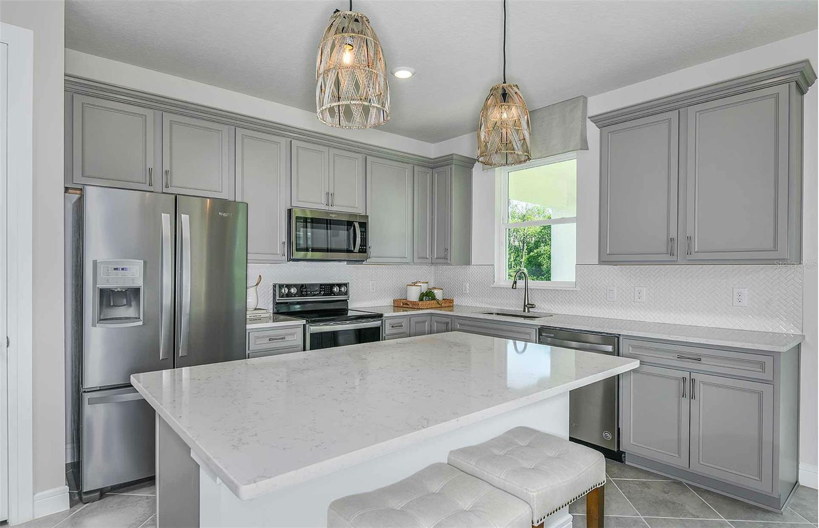 Image 4 of 21 For 1253 Lakeridge Way