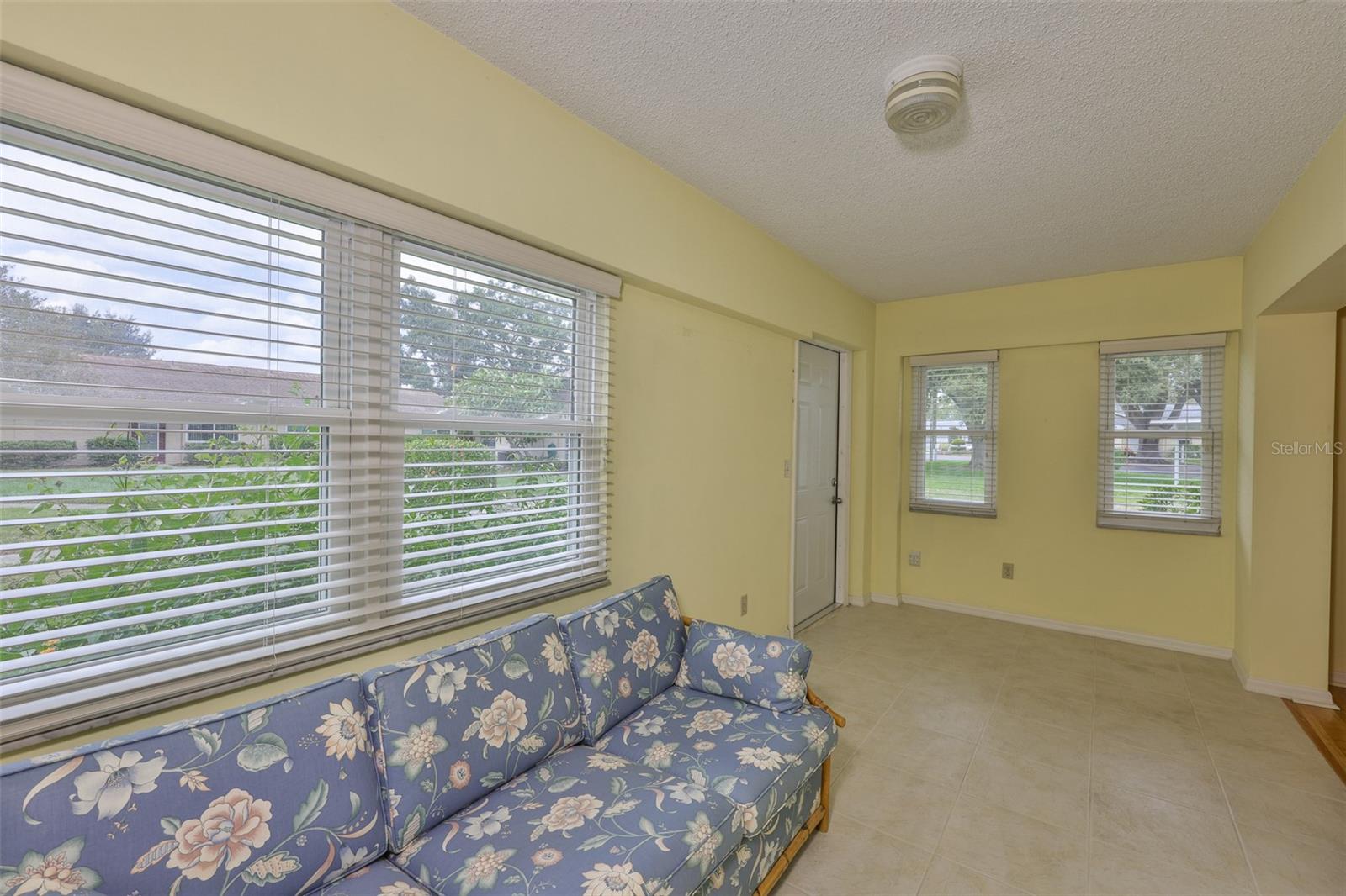 Image 10 of 49 For 1908 Canterbury Lane 20