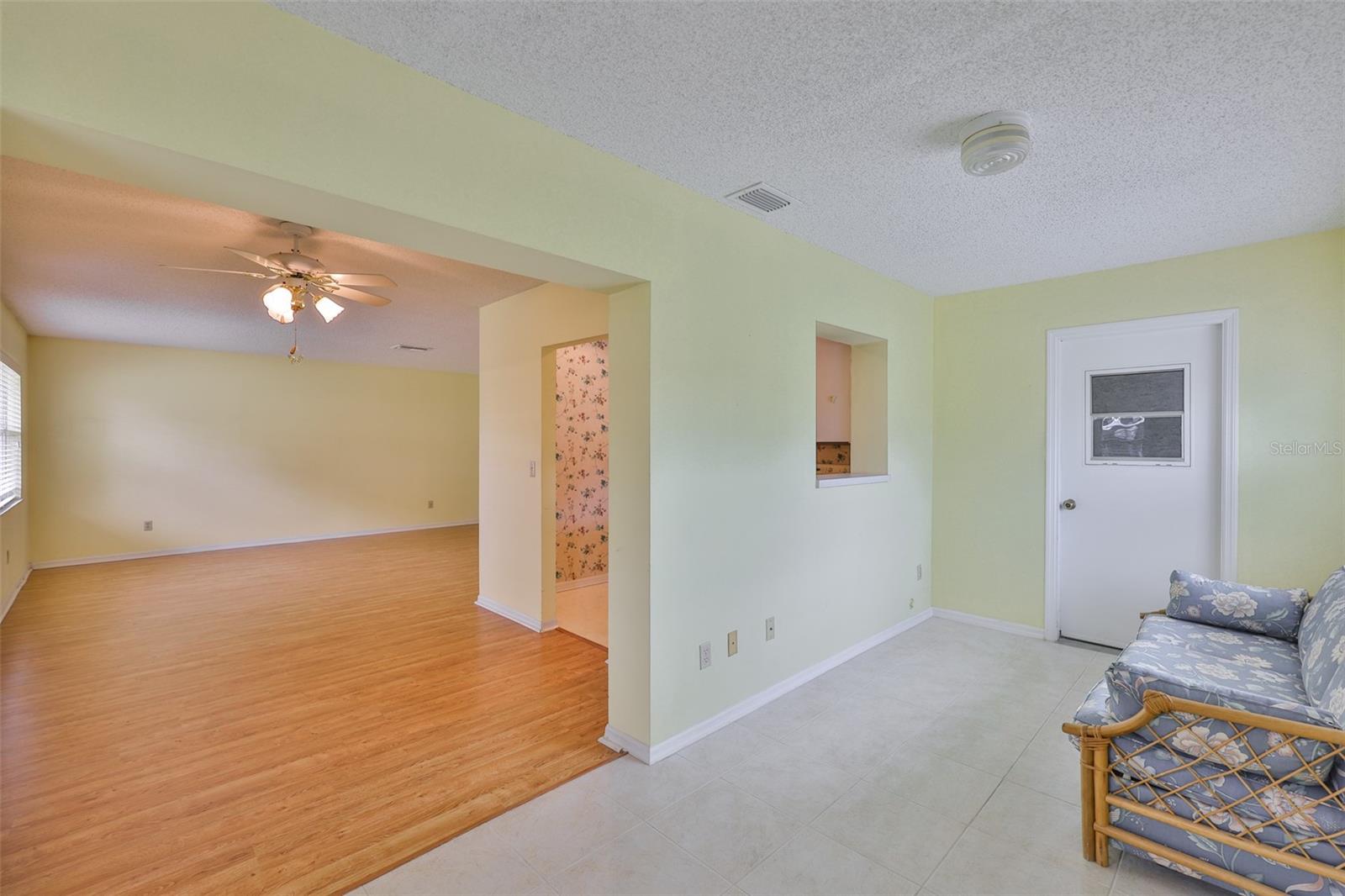 Image 11 of 49 For 1908 Canterbury Lane 20