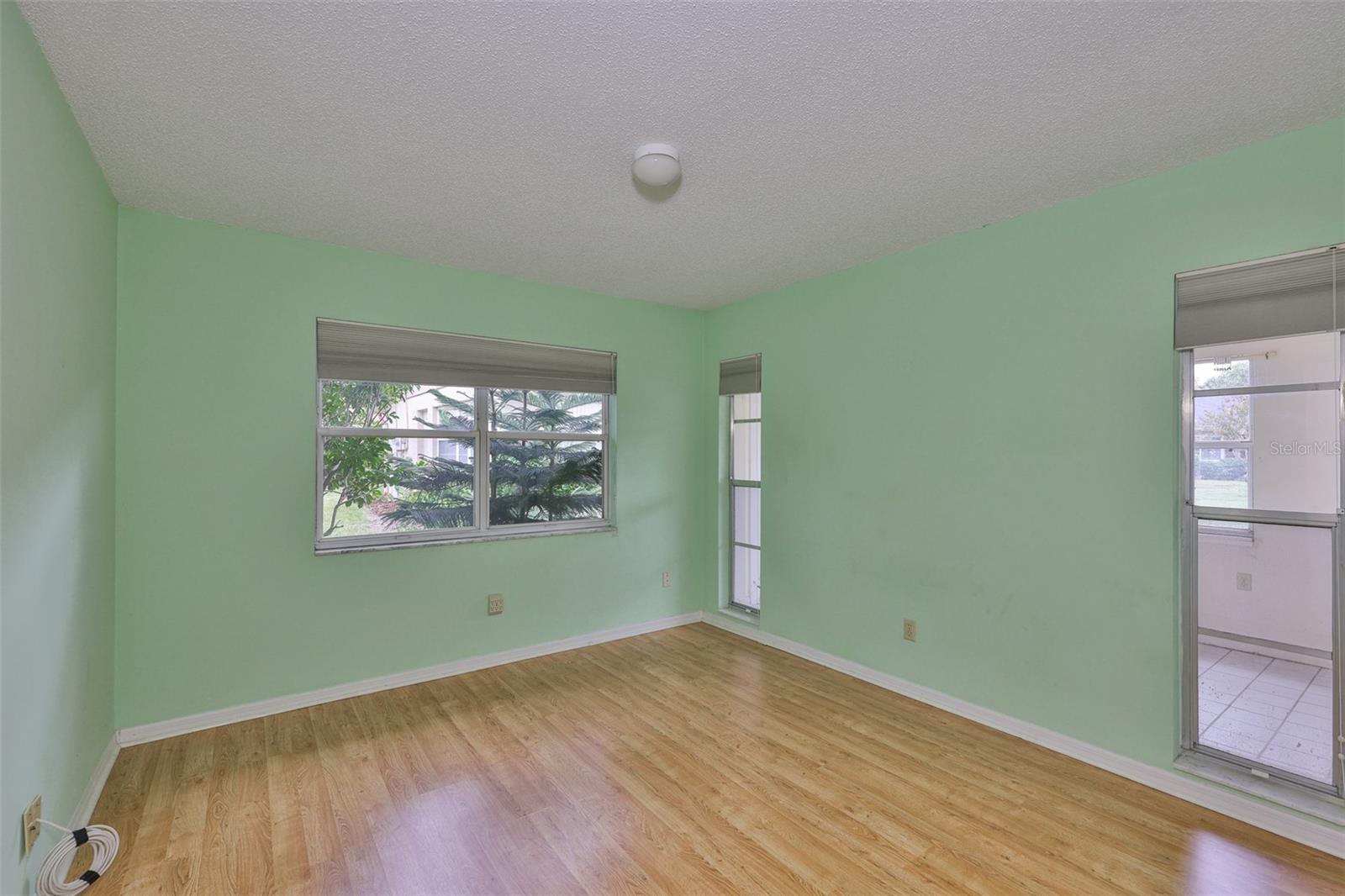 Image 13 of 49 For 1908 Canterbury Lane 20