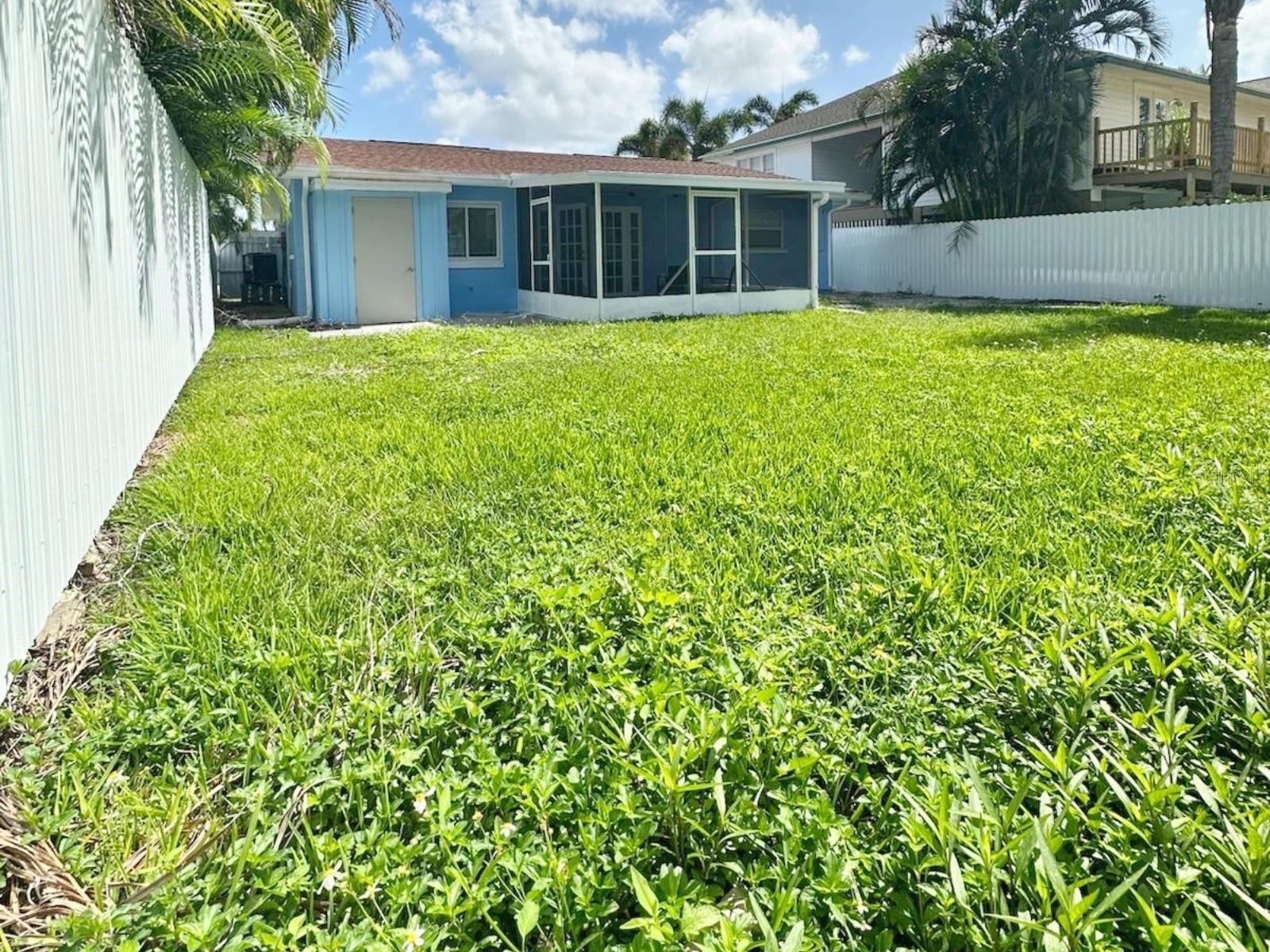 Image 20 of 27 For 17734 1st Street E