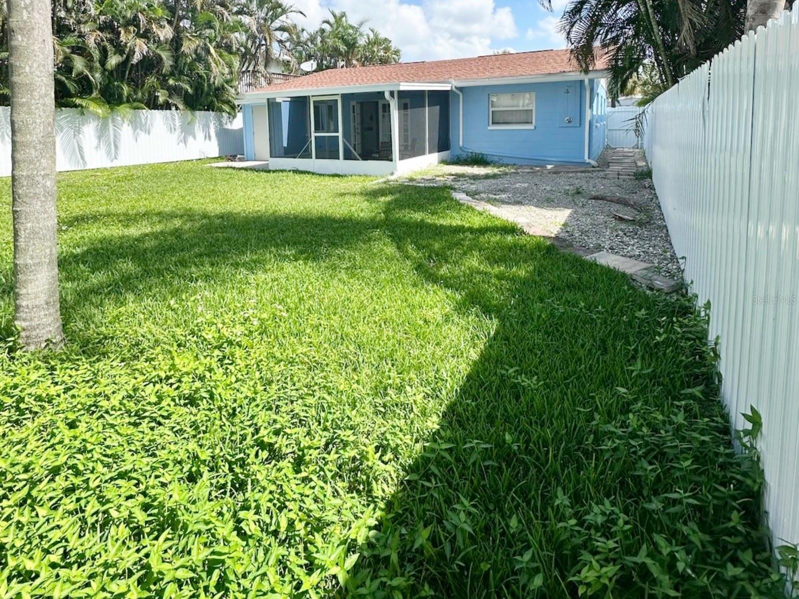 Image 23 of 27 For 17734 1st Street E