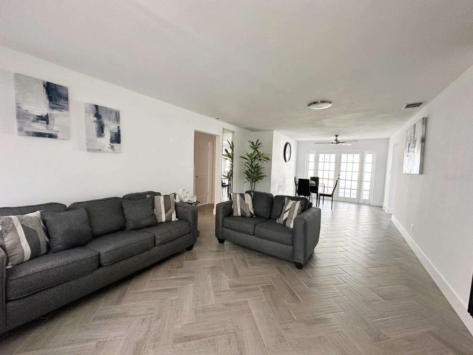 Image 5 of 27 For 17734 1st Street E