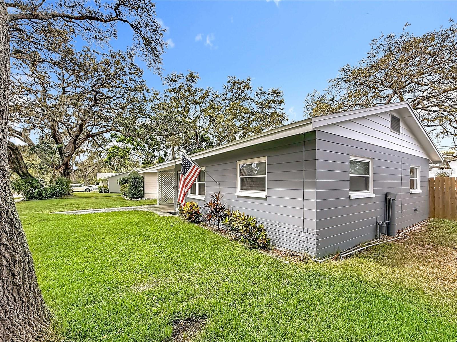 Image 7 of 74 For 6251 2nd Avenue S