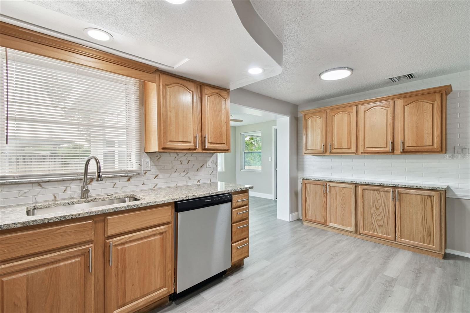 Image 10 of 40 For 3704 Oakhurst Drive