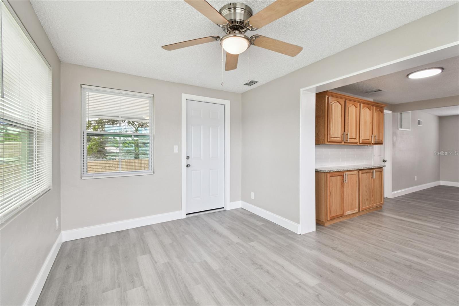 Image 13 of 40 For 3704 Oakhurst Drive