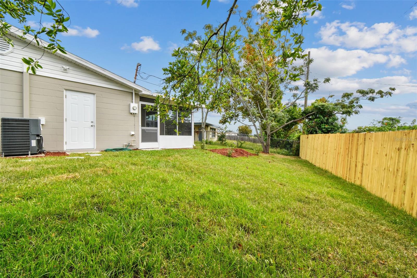 Image 16 of 40 For 3704 Oakhurst Drive