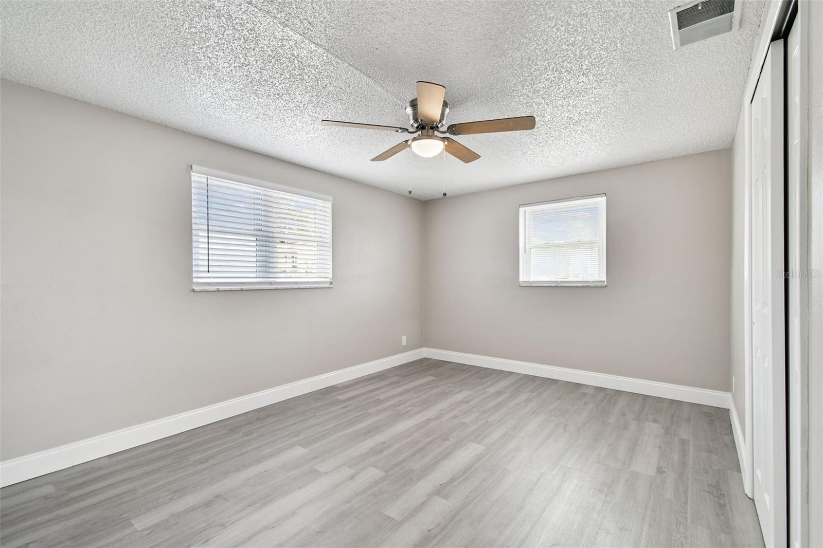 Image 22 of 40 For 3704 Oakhurst Drive