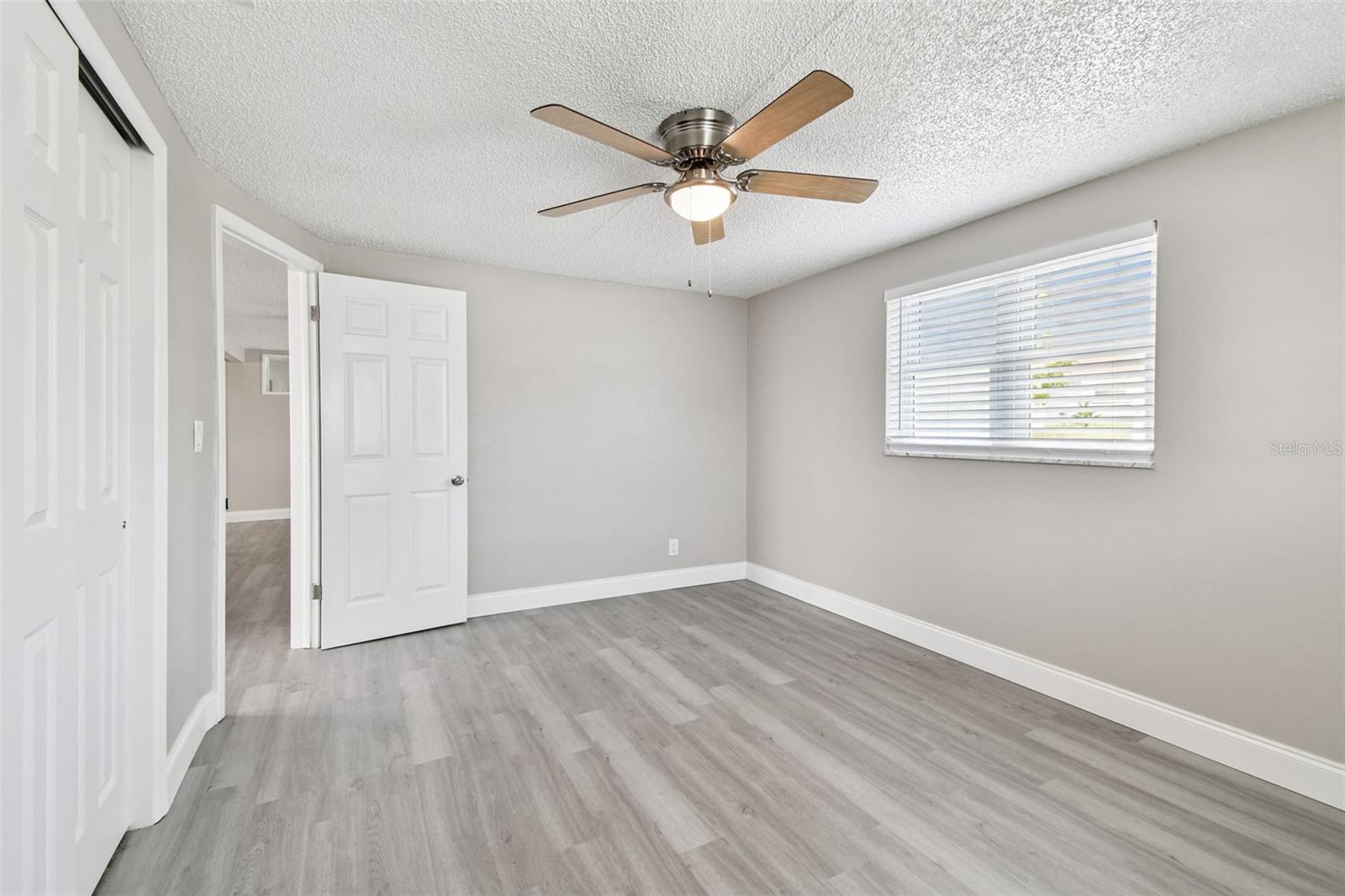 Image 24 of 40 For 3704 Oakhurst Drive