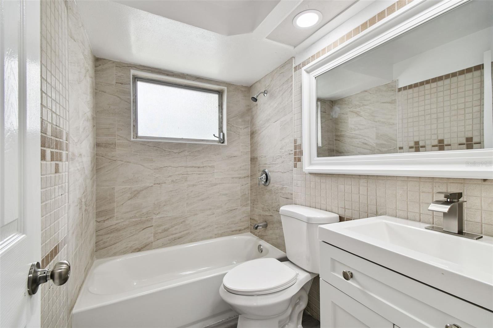 Image 25 of 40 For 3704 Oakhurst Drive