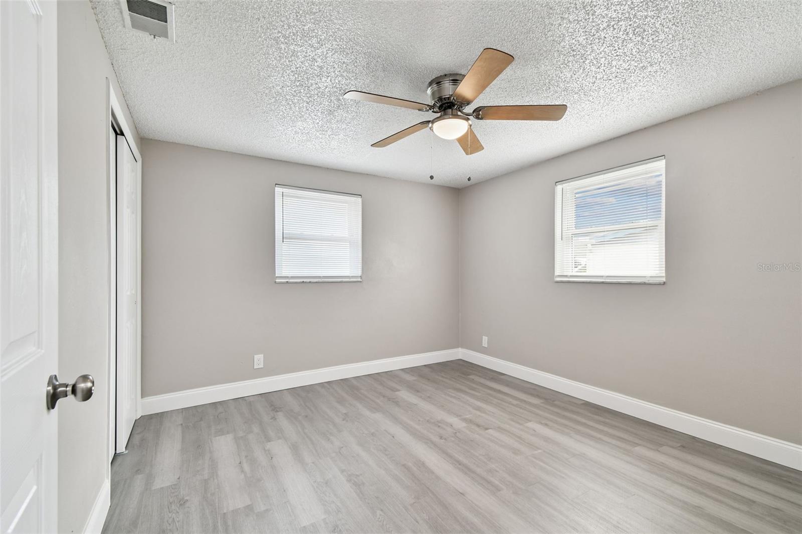 Image 27 of 40 For 3704 Oakhurst Drive