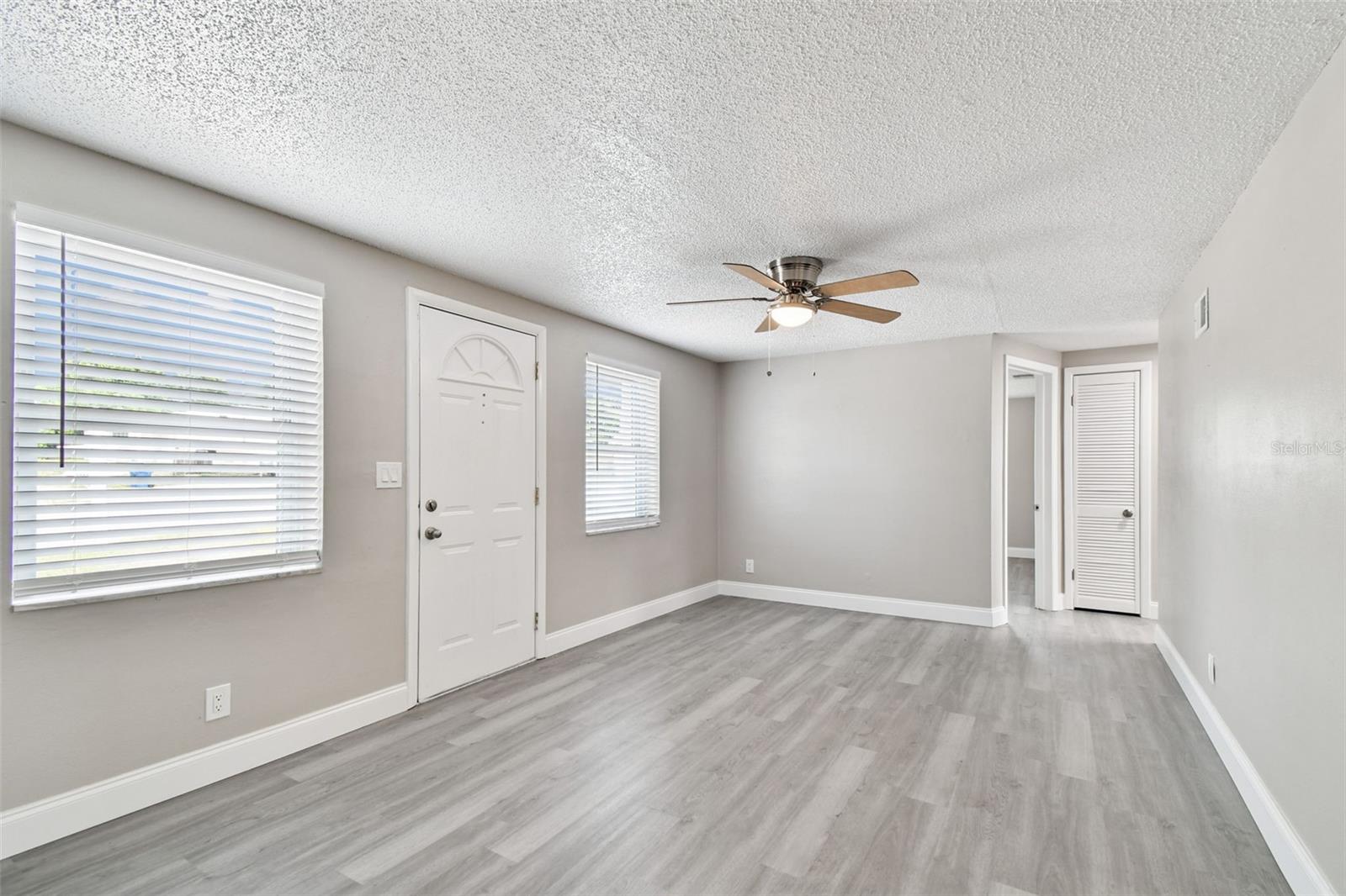 Image 3 of 40 For 3704 Oakhurst Drive