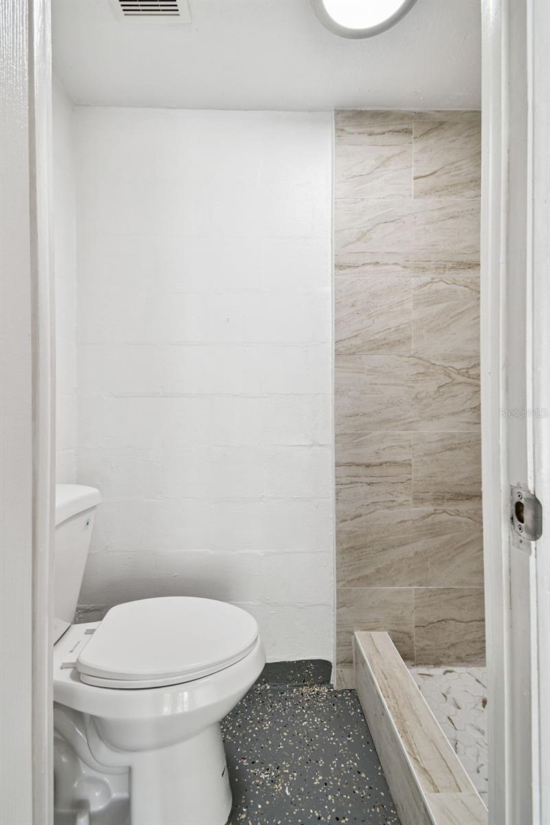 Image 30 of 40 For 3704 Oakhurst Drive