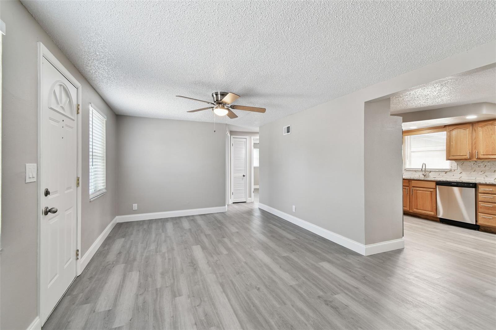 Image 4 of 40 For 3704 Oakhurst Drive