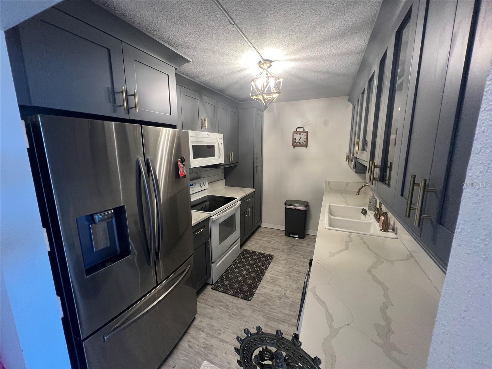 Image 11 of 50 For 3211 Swann Avenue 506