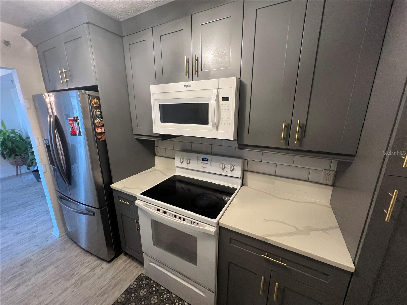 Image 13 of 50 For 3211 Swann Avenue 506