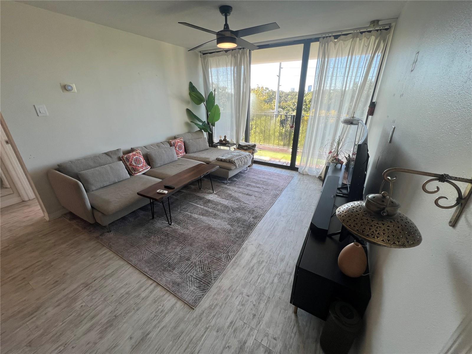 Image 16 of 50 For 3211 Swann Avenue 506