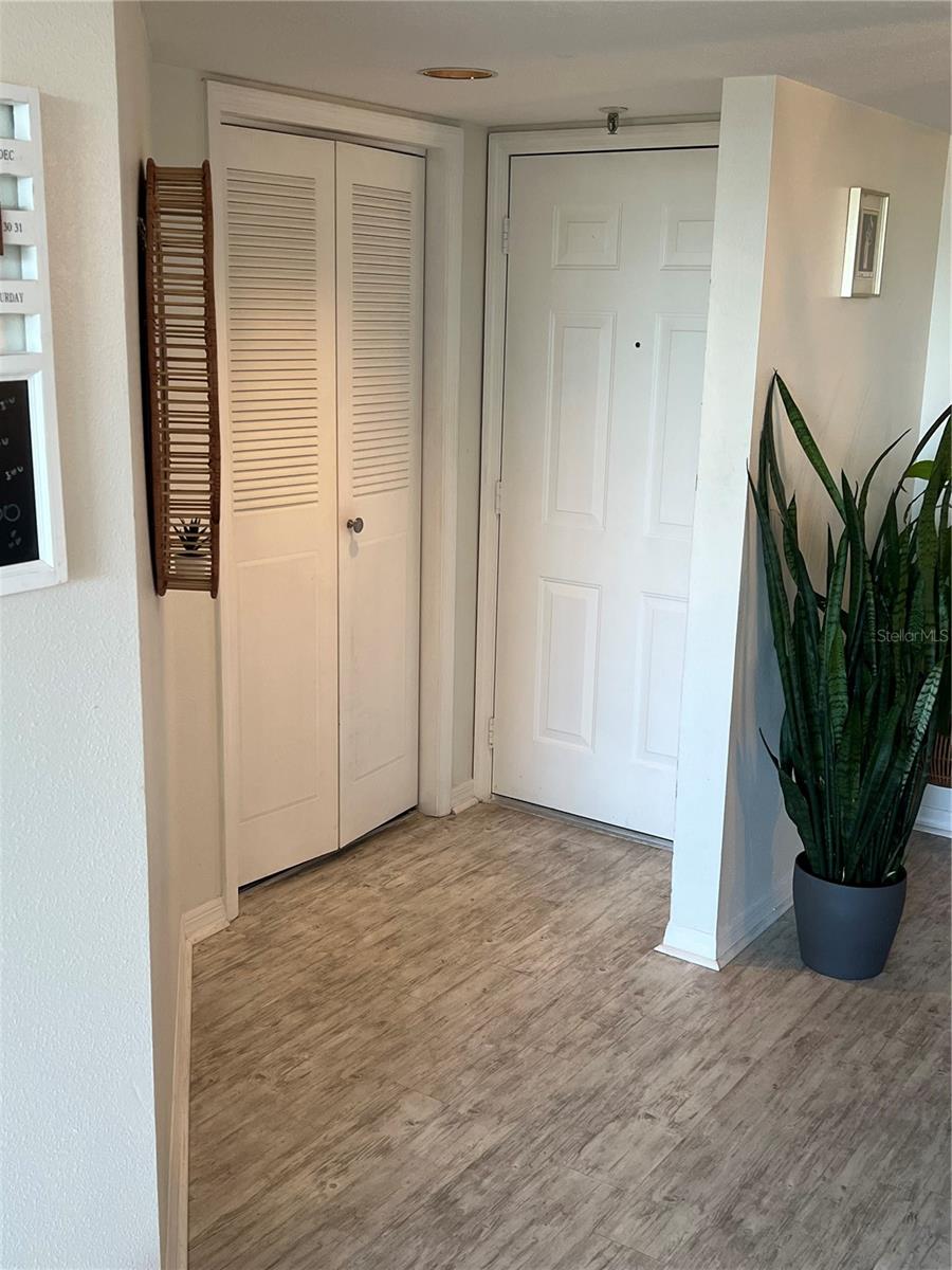 Image 5 of 50 For 3211 Swann Avenue 506