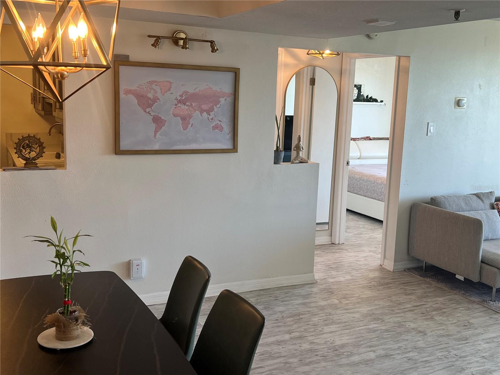 Image 8 of 50 For 3211 Swann Avenue 506