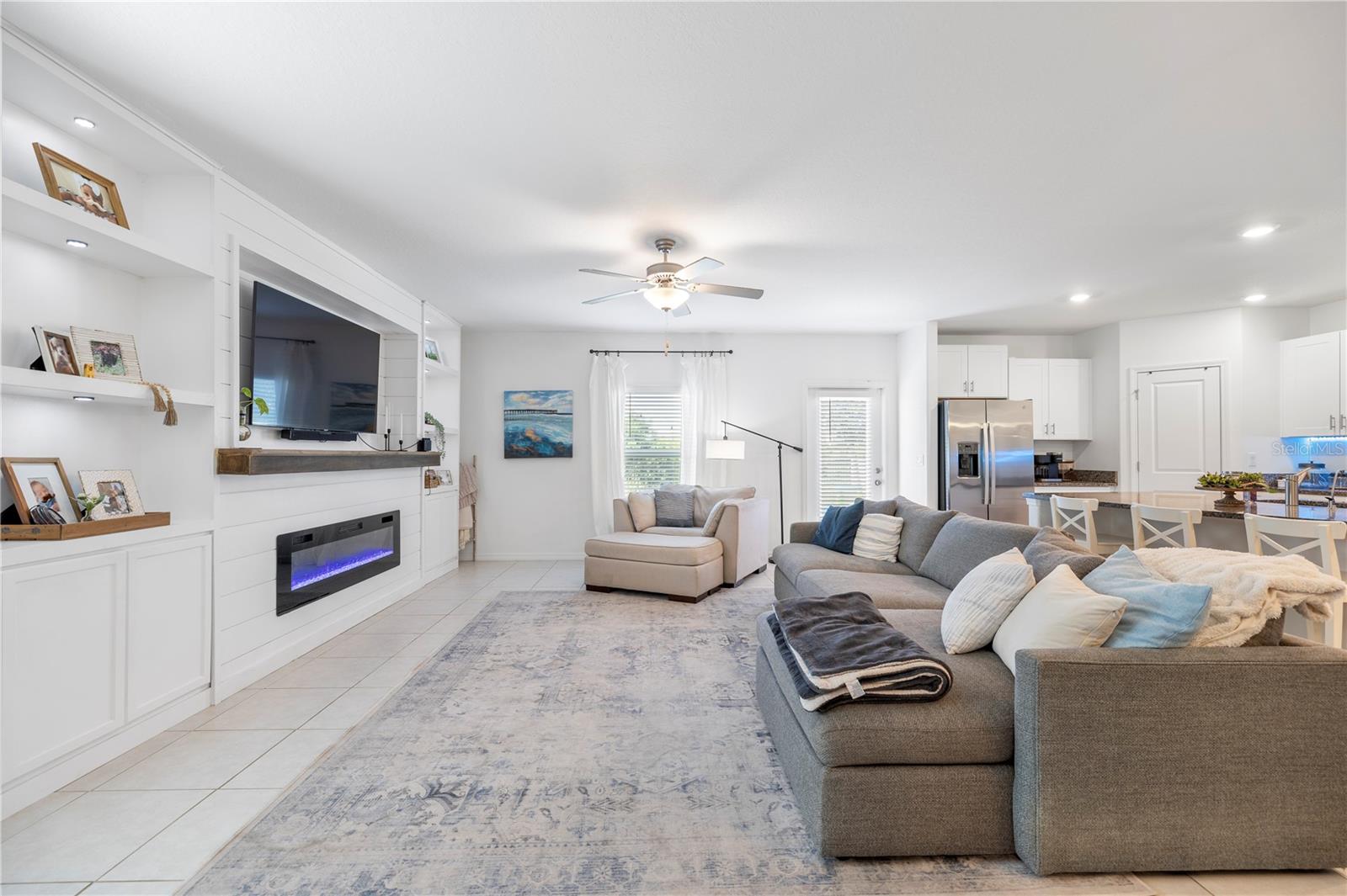 Listing photo id 2 for 9919 Aqua Miles Path