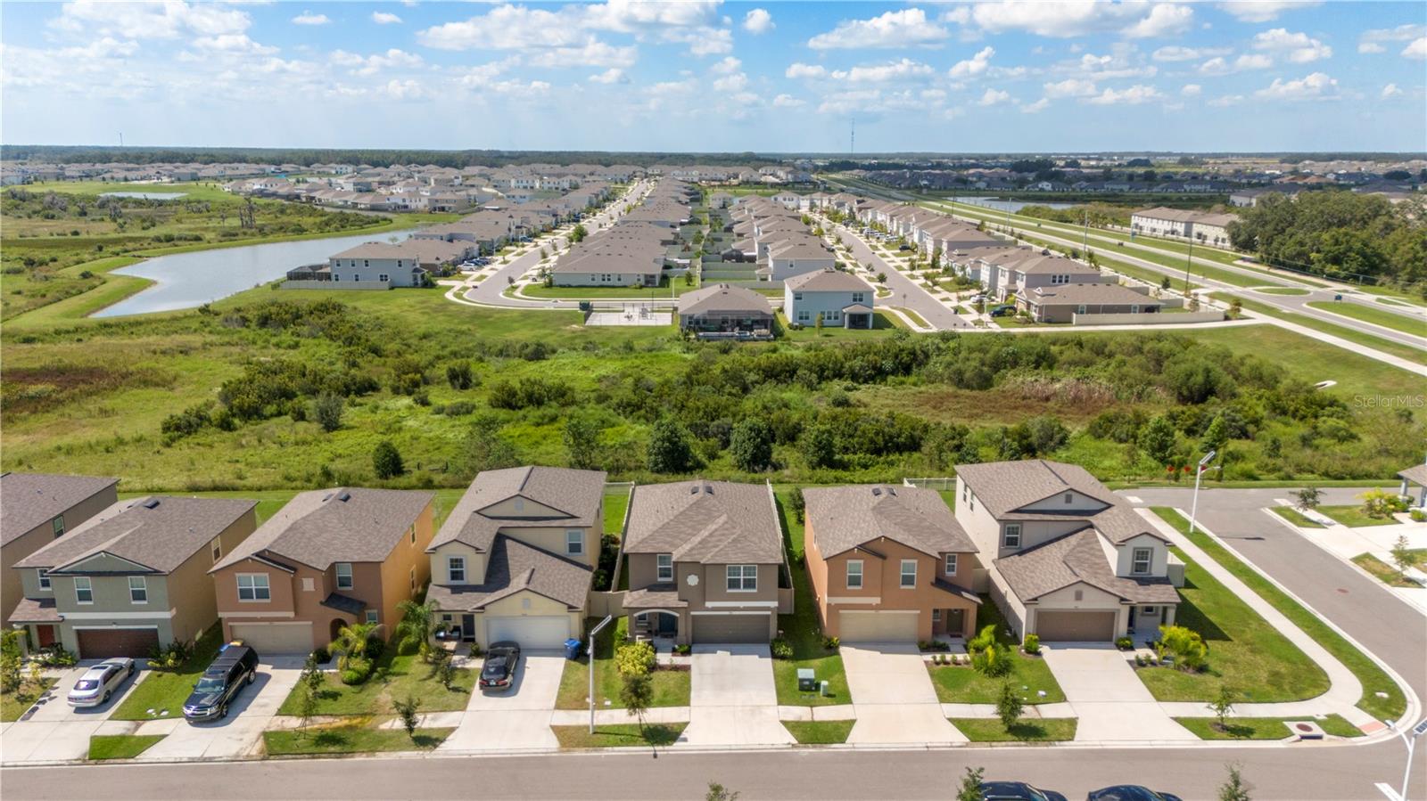 Listing photo id 38 for 9919 Aqua Miles Path