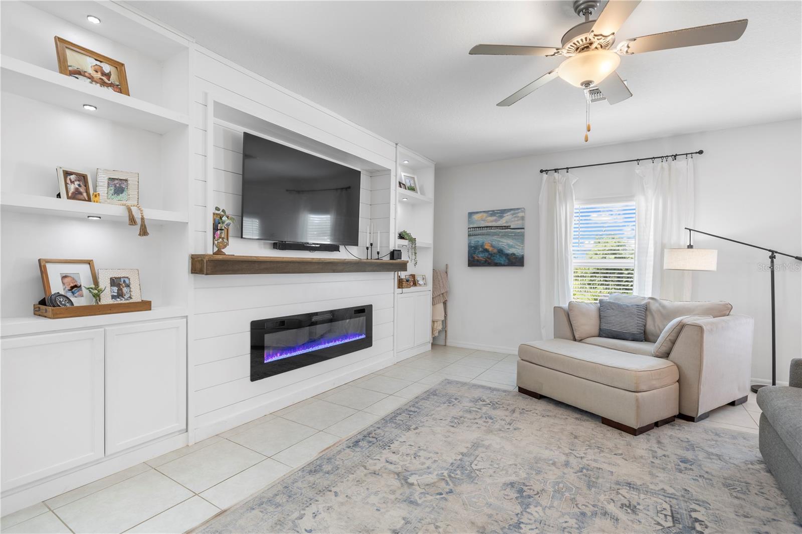 Listing photo id 5 for 9919 Aqua Miles Path