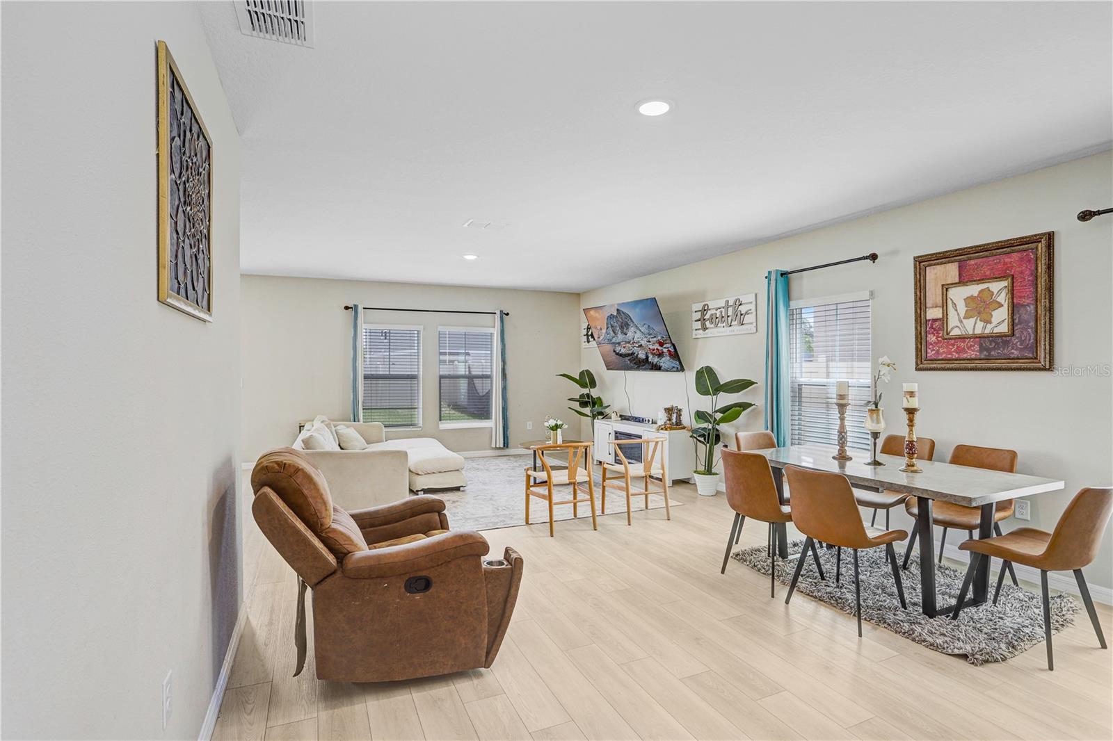Image 15 of 37 For 7704 Twin Leaf Terrace