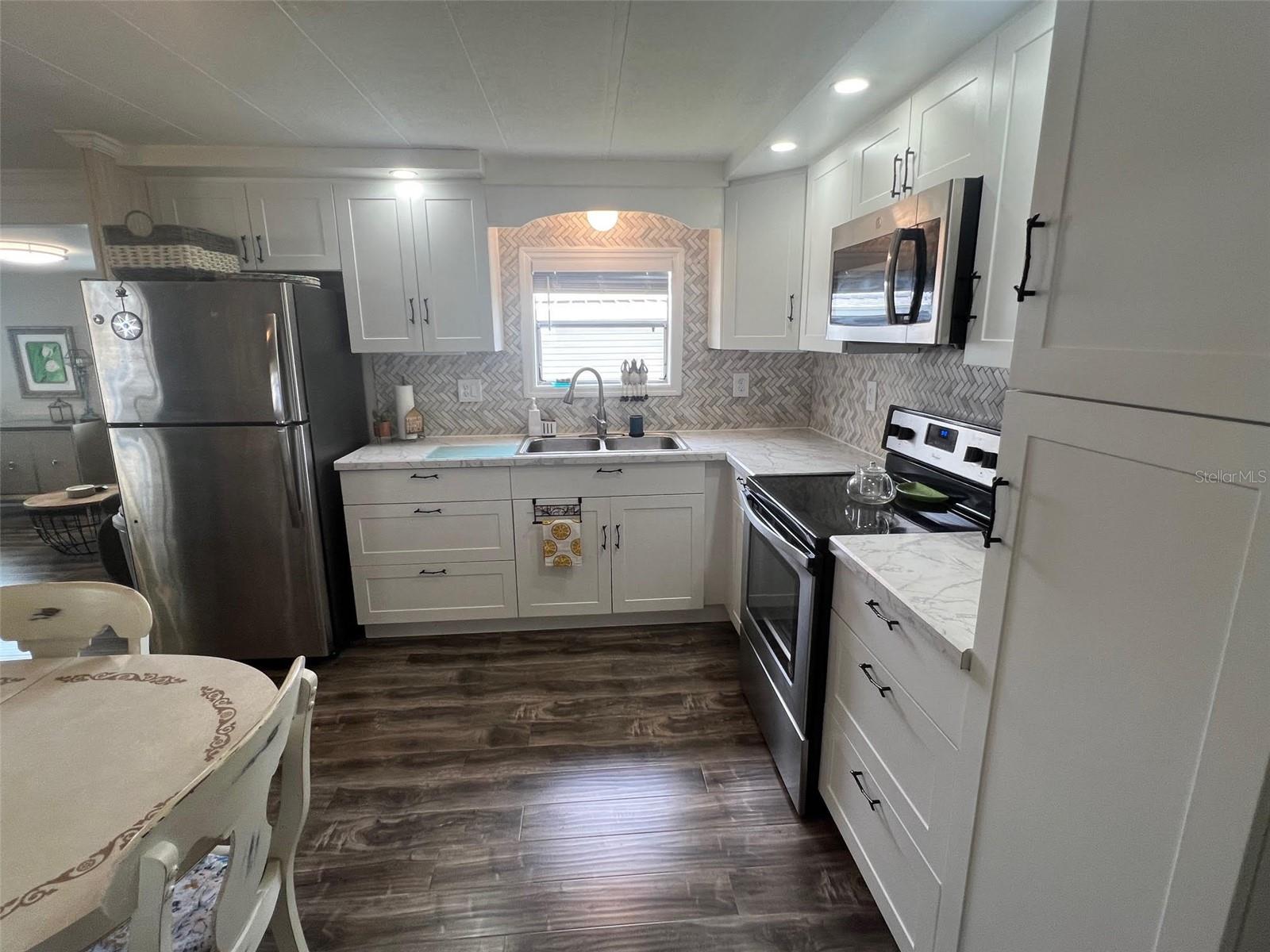 Image 10 of 31 For 11300 124th Avenue 117