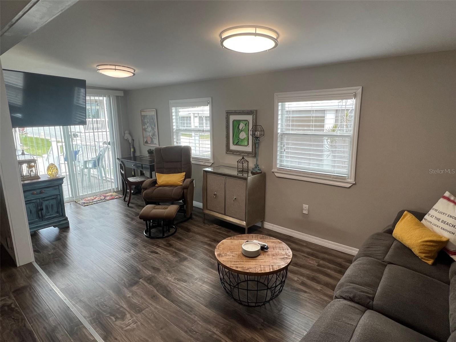 Image 12 of 31 For 11300 124th Avenue 117