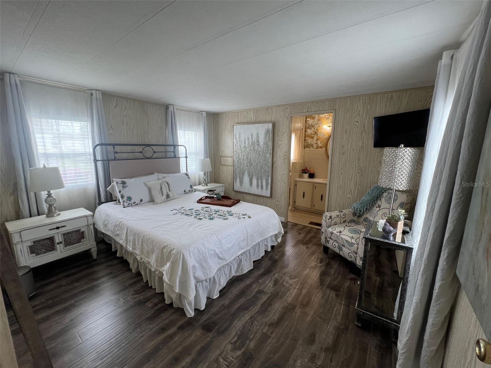 Image 16 of 31 For 11300 124th Avenue 117