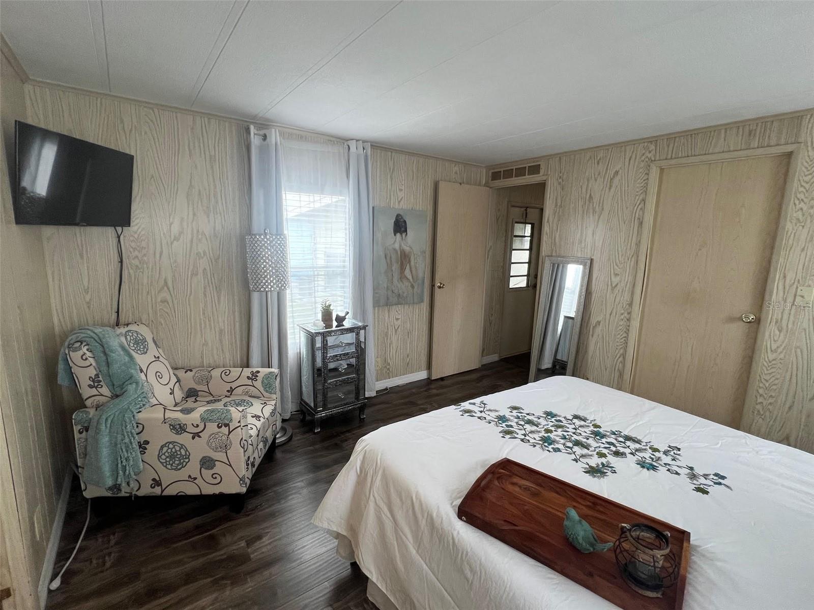 Image 18 of 31 For 11300 124th Avenue 117