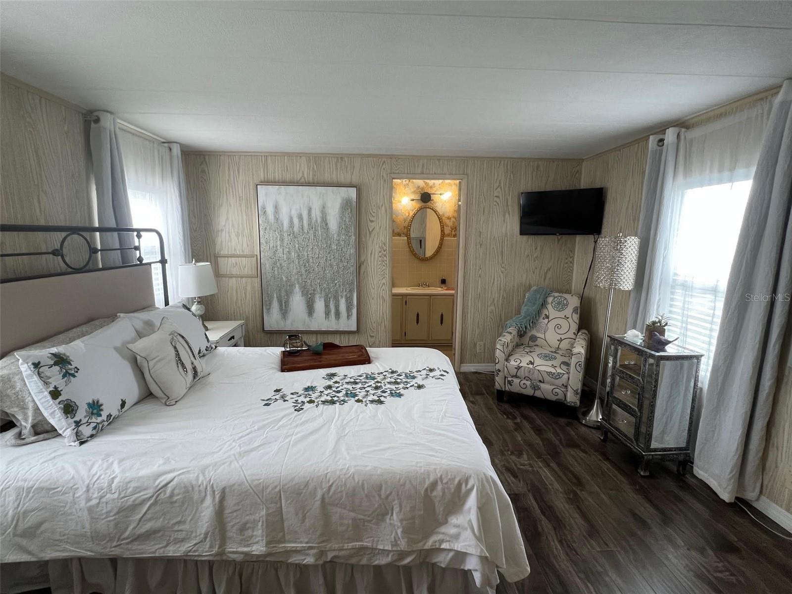 Image 20 of 31 For 11300 124th Avenue 117